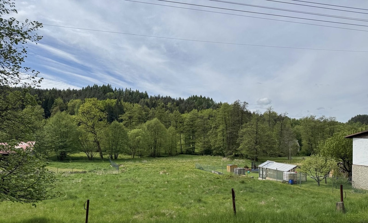 Prodej stavebního pozemku v obci Prysk, okres Česká Lípa      2.000,-Kč/m2