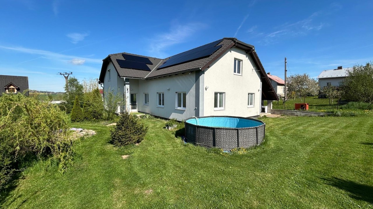 Pronájem rodinného domu s novou fotovoltaikou v obci Čekanov, okr. Kutná Hora         32.000,-Kč/měsíc